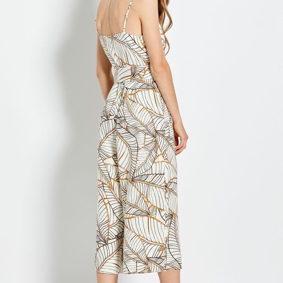 Nicholas Serta Linen Jumpsuit - Picture 3 of 10